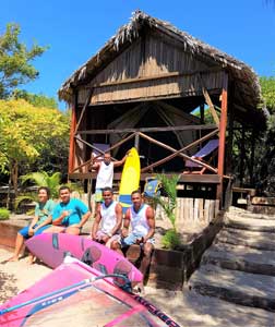 Bungalow 'pieds dans l'eau' juste à côté du spot de kitesurf au Babaomby lodge